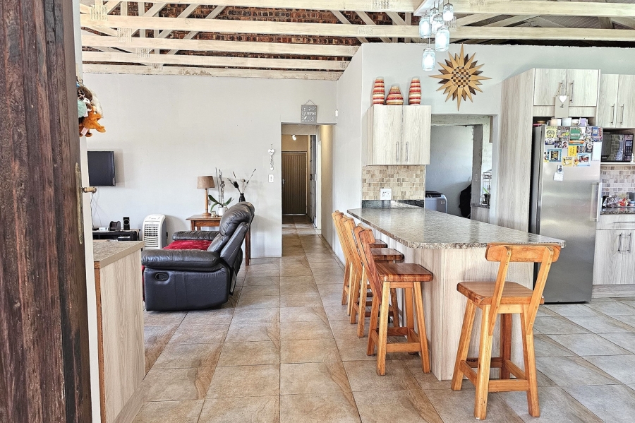 5 Bedroom Property for Sale in Paradise Beach Eastern Cape